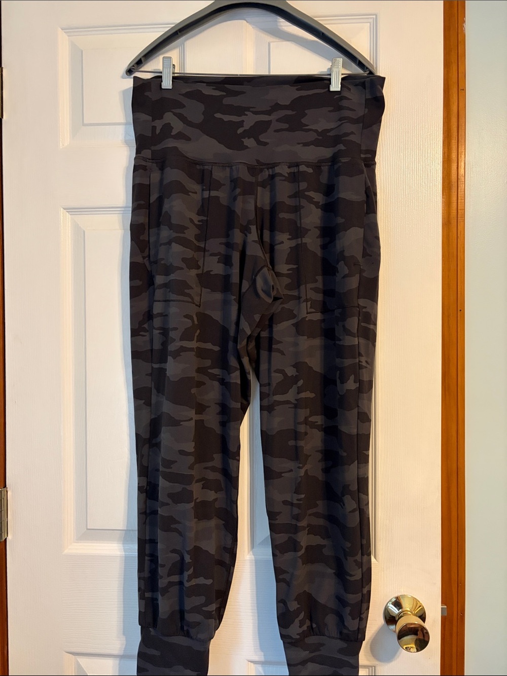 Athleta Dark Gray & Black Camo High-Waist Joggers